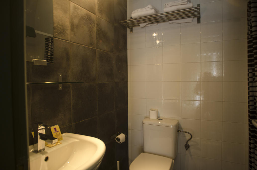ليون Pension Blanca B&B الغرفة الصورة